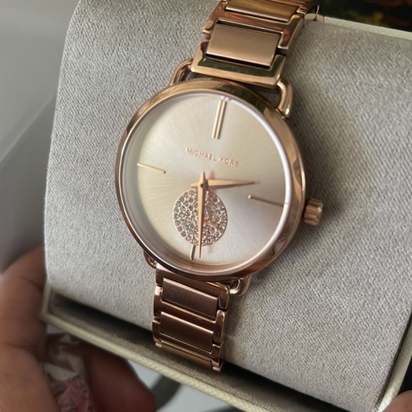 MICHAEL KORS 32mm Women's Bracelet Watch - Picture 5 of 8